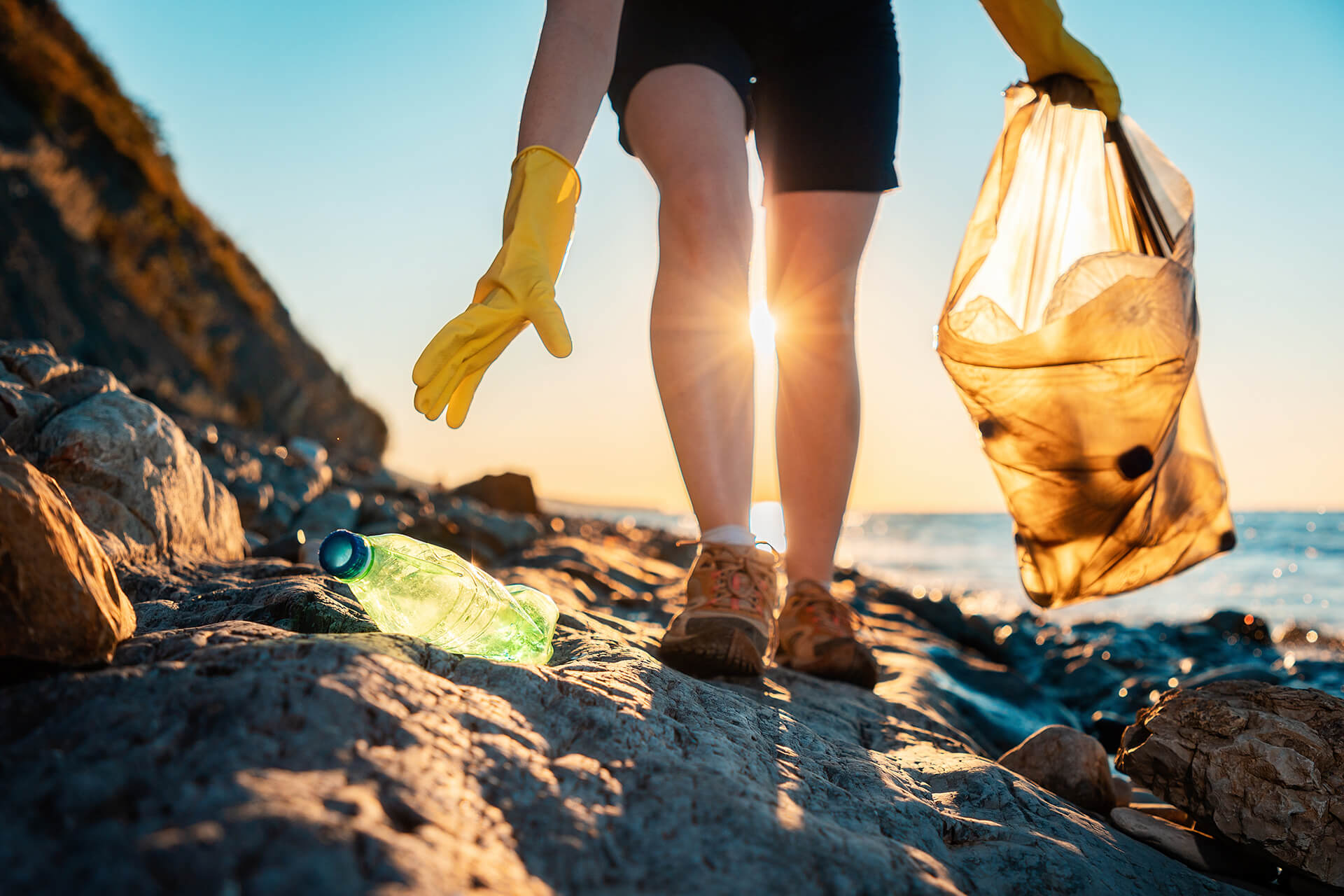 Litter clean-up on beach