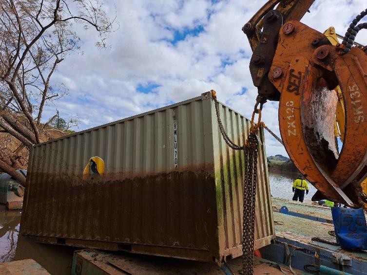Shipping container removal from the Wilsons River, Lismore.