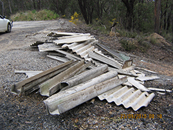 Asbestos roofing illegally dumped in the Gardens of Stone National Park